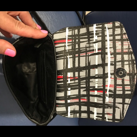 Vera Bradley tassel crossbody - Picture 8 of 16